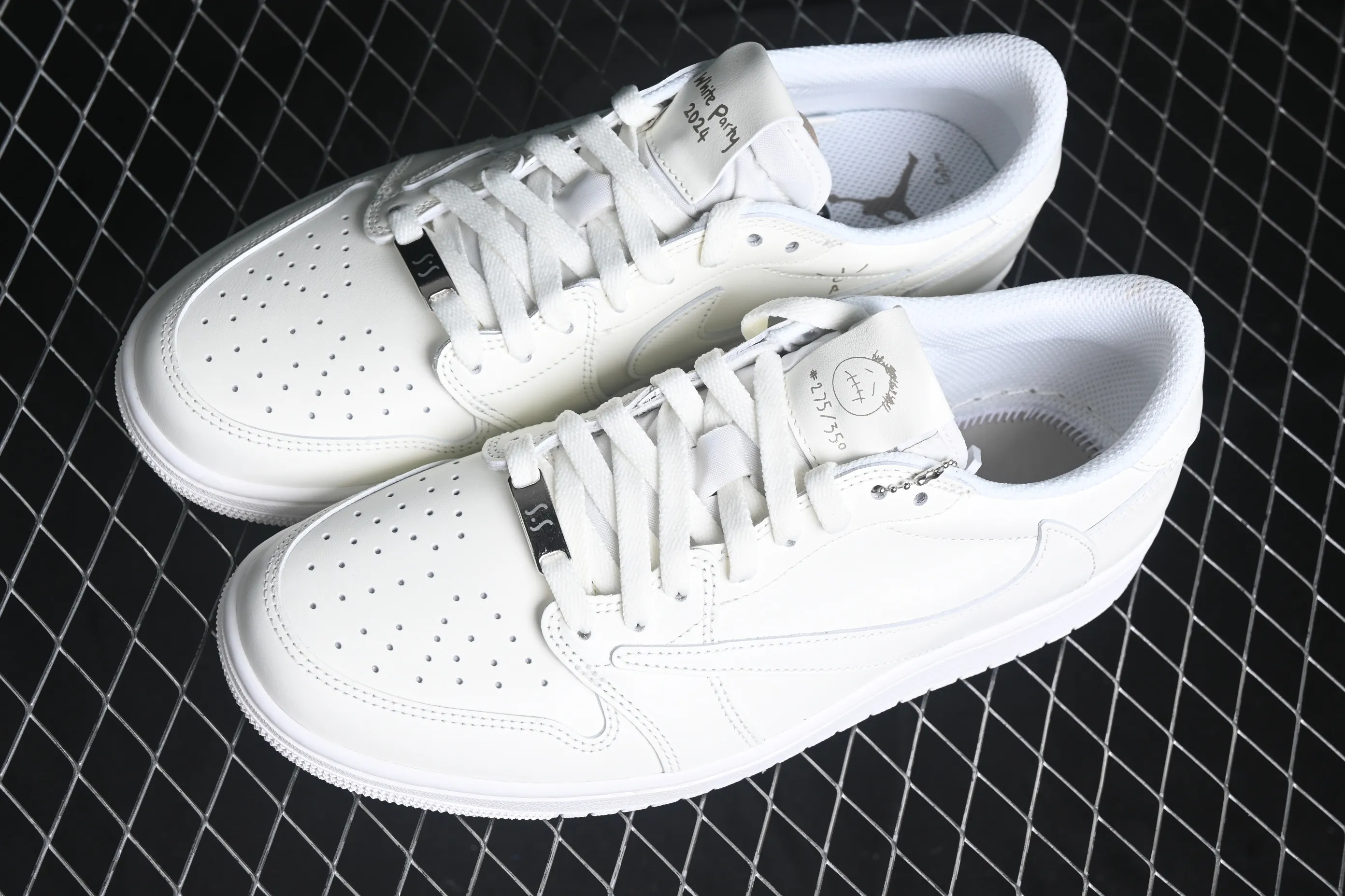 All categories Air Jordan Jordan series basketball shoes Air Jordan 1 Low Pure original Travis Scott x Air Jordan Low OG SP AJ1 Joe 1 TS joint barb low-top family and friends limited pure white TD1228-111